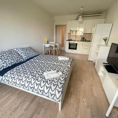 Centrum Park Studio Прага Экстерьер фото